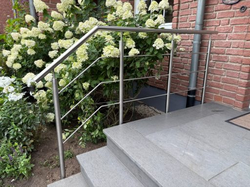 Edelstahl Relinggeländer vom Schweißfachbetrieb