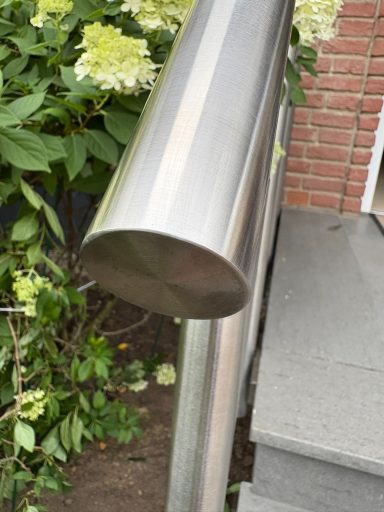 Handlauf mit eingeschweißter Endkappe